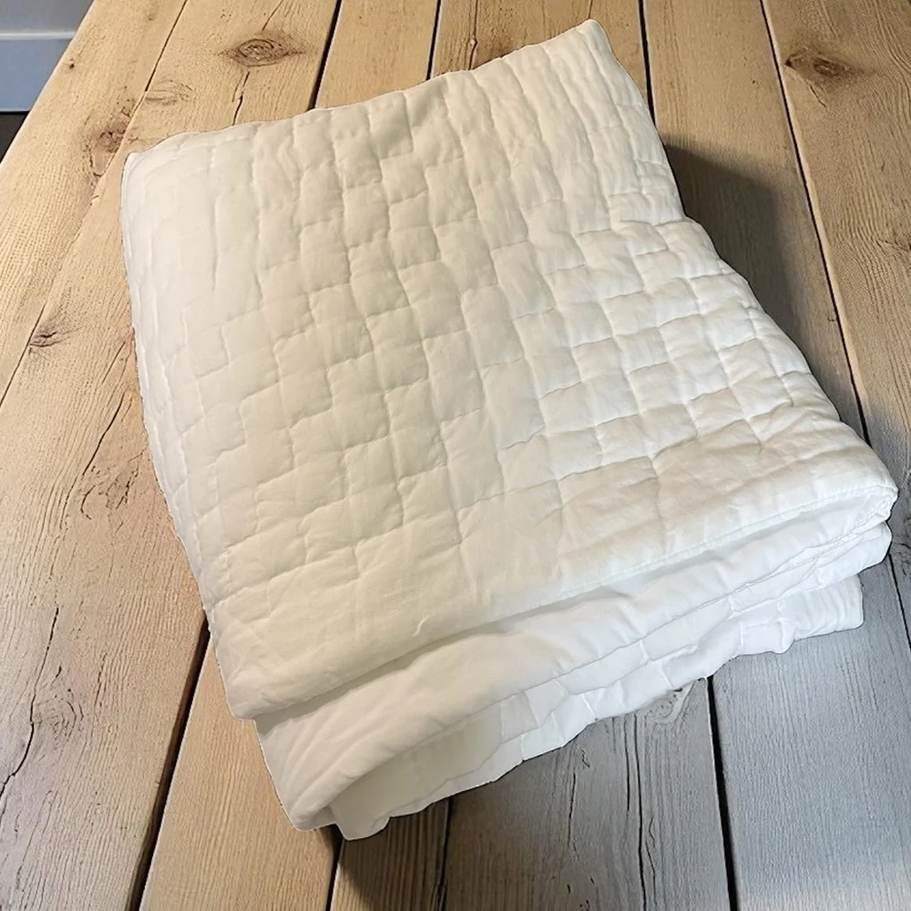 Pottery Barn Cal King White Linen Cotton Comforter